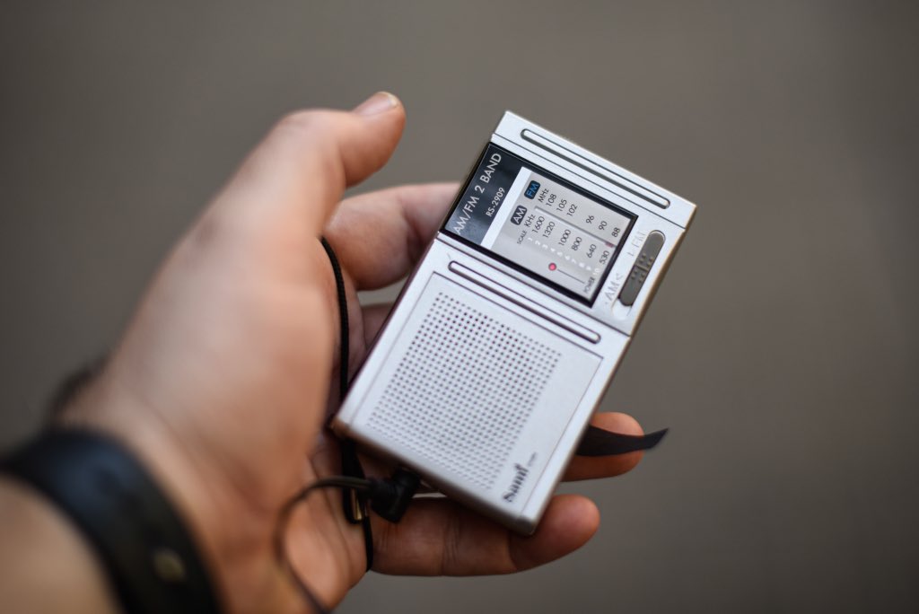 𝗠𝗮𝗿𝗰 𝗣𝘂𝗶𝗴 𝗶 𝗣𝗲́𝗿𝗲𝘇 (@marcpuigperez) on Twitter photo 📸Sense llum a Barcelona📸
Ciutadans escoltant <a href="/elmonarac1/">El món a RAC1</a> des d’un cotxe al Mercat de Sant Antoni 📸Sense llum a Barcelona📸
Ciutadans escoltant <a href="/elmonarac1/">El món a RAC1</a> des d’un cotxe al Mercat de Sant Antoni