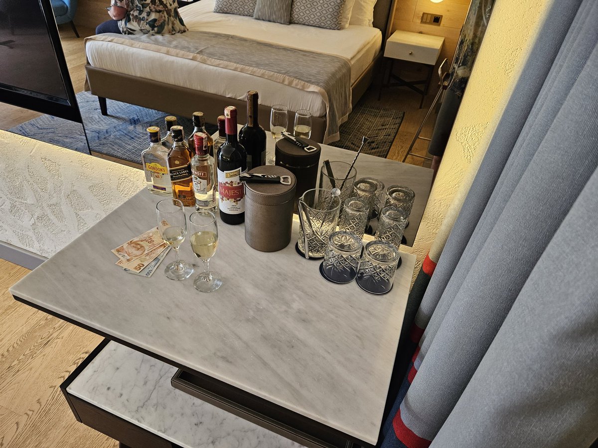 chris taylor tweet media