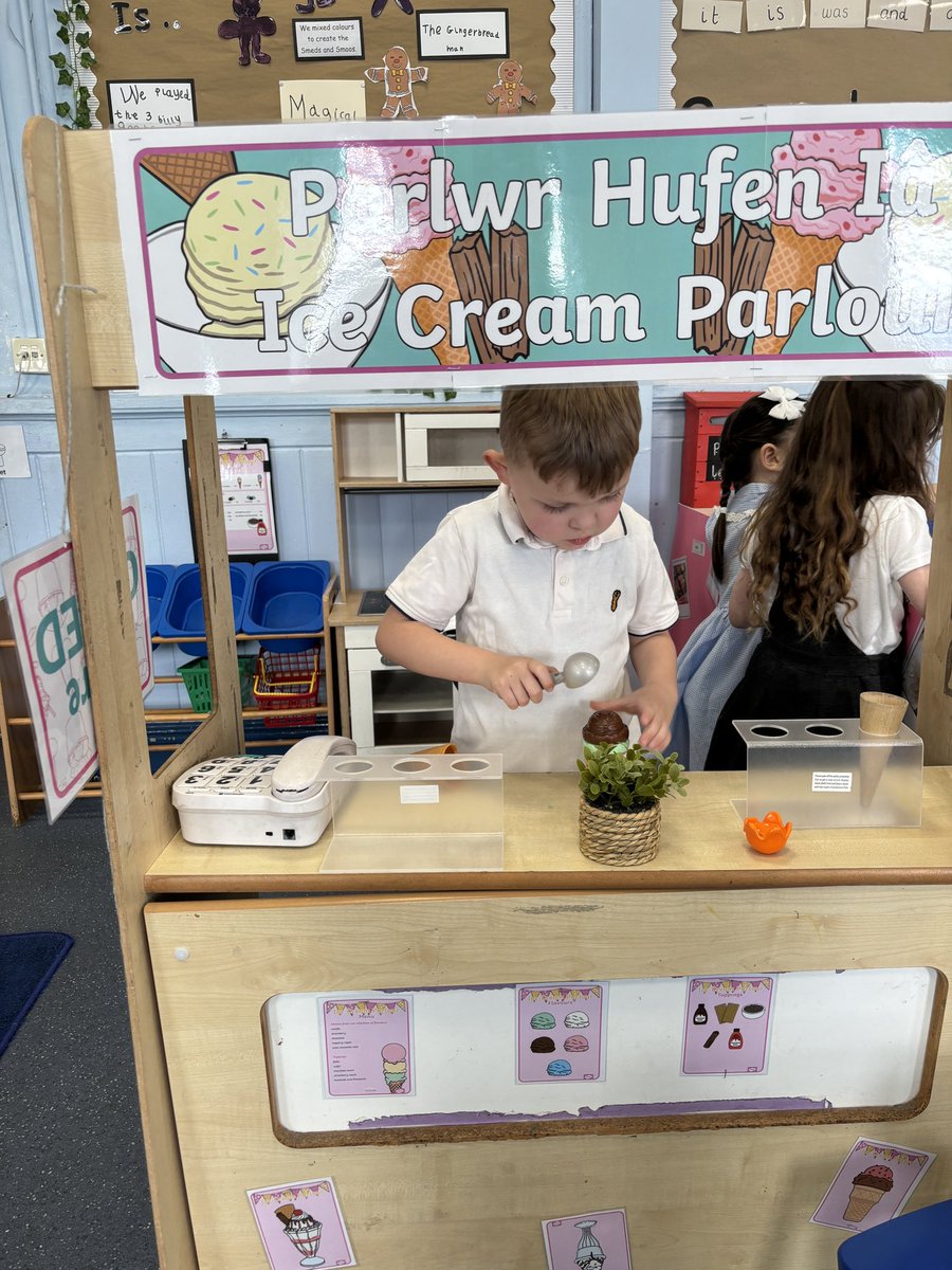 penrhiwceibr's tweet photo. Our ice cream parlour has opened today. It has been very busy. What is your favourite flavour? π¦#oracydevelopment @CSC_FoundLearn https://t.co/7Nj2mW5QzV