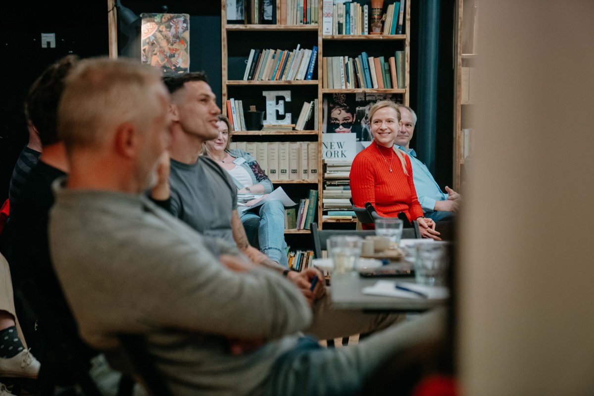 Odstartoval letošní Startup Accelerator #SIC🎉

Do letošního běhu vstupuje 1️⃣1️⃣ odhodlaných týmů, které mají chuť růst, učit se a tvořit #inovace, které zlepšují svět kolem nás 👉 shorturl.at/Dmba7 
Foto: Gabriela Goffová