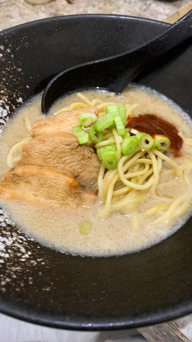 twdhcooks's tweet photo. #midnightdiner ala2 lg. Ichiran Ramen Halal made by me ✅
kuahnya madepppp 😋 https://t.co/S93qJwLnFz