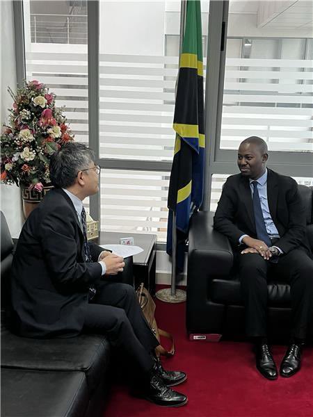 Had a productive meeting with Mr. Gilead Teri, Executive Director of the Tanzania Investment Centre (TIC), on strengthening ties between Tanzanian and Japanese companies. Looking forward to an even stronger business environment for our two nations! 🇹🇿🤝🇯🇵#Tanzania #Japan