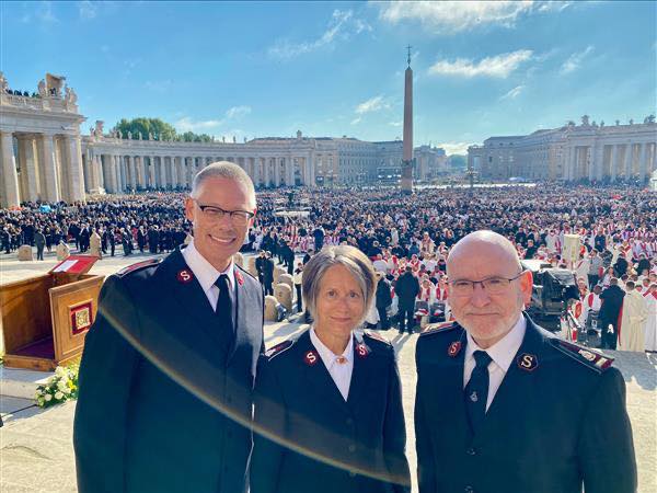 On Saturday, I was in Rome, where I attended the funeral service for Pope Francis with The Salvation Army’s leaders for Italy and Greece, Lieutenant-Colonels Andrew and Darlene Morgan.

It was a powerful moment of unity as we honoured the legacy of a remarkable leader.🙏