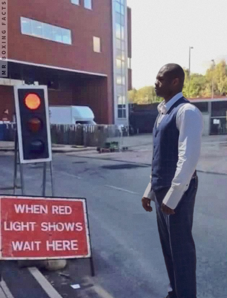 Dubois arriving at Wembley earlier 😂#UsykDubois2