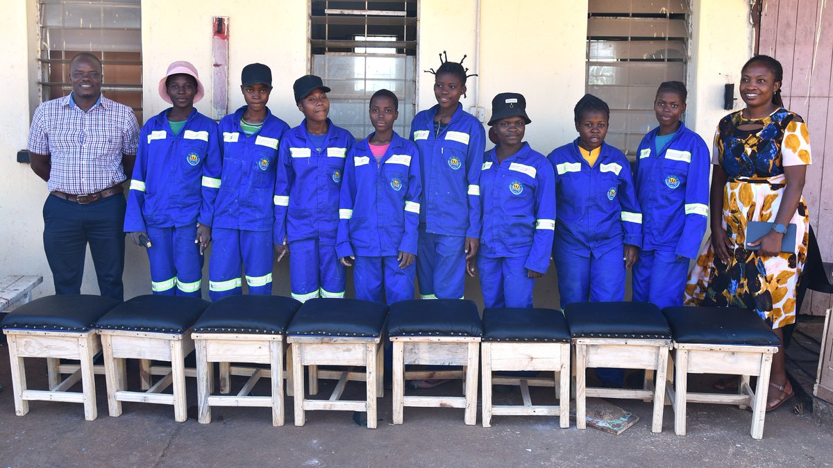 Today, we visited Magamba and Kukwanisa Vocational Training Centres in Mutasa District, where more than 130 girls from our SAGE project are participating in a month-long training in motor mechanics, carpentry and welding.