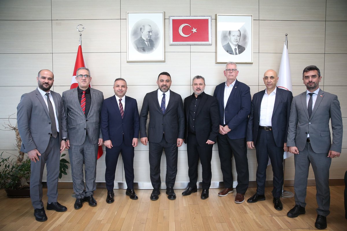 🇹🇷 Bocce Bowling Dart Federasyonu (@tbbdf) on Twitter photo Federasyon Başkanımız Dr. Özgür Bayazıtlı, Valgeir Gudbjartsson ve Marios Nicolaides ile birlikte, Bakan Yardımcımız Hamza Yerlikaya’yı ziyaret etti. Samsun’daki gençler şampiyonası için teşekkür edilerek, gelecekteki etkinlikler için istişarede bulunuldu.
<a href="/hamzayerlikaya/">Hamza Yerlikaya 🇹🇷</a> Federasyon Başkanımız Dr. Özgür Bayazıtlı, Valgeir Gudbjartsson ve Marios Nicolaides ile birlikte, Bakan Yardımcımız Hamza Yerlikaya’yı ziyaret etti. Samsun’daki gençler şampiyonası için teşekkür edilerek, gelecekteki etkinlikler için istişarede bulunuldu.
<a href="/hamzayerlikaya/">Hamza Yerlikaya 🇹🇷</a>