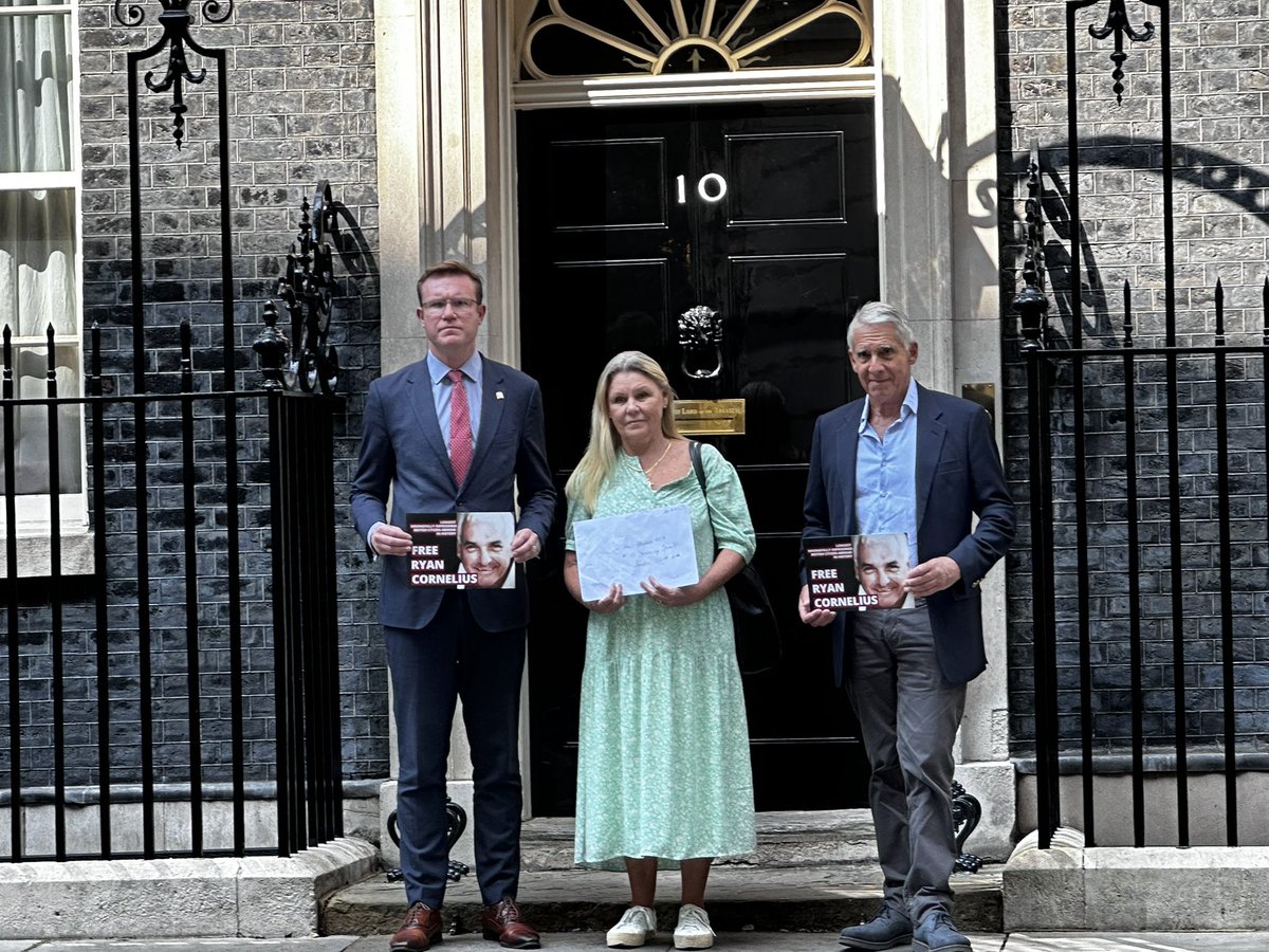 Global Magnitsky Justice Campaign (@gmjcampaign) on Twitter photo This afternoon, with support from the GMJC and <a href="/Tim_Roca/">Tim Roca MP</a>, Heather Cornelius delivered a letter to No10 Downing Street calling on <a href="/Keir_Starmer/">Keir Starmer</a> to meet Ryan’s family to discuss his arbitrary detention in Dubai
Ryan had been imprisoned for 17 years. It’s time for that to end. This afternoon, with support from the GMJC and <a href="/Tim_Roca/">Tim Roca MP</a>, Heather Cornelius delivered a letter to No10 Downing Street calling on <a href="/Keir_Starmer/">Keir Starmer</a> to meet Ryan’s family to discuss his arbitrary detention in Dubai
Ryan had been imprisoned for 17 years. It’s time for that to end.
