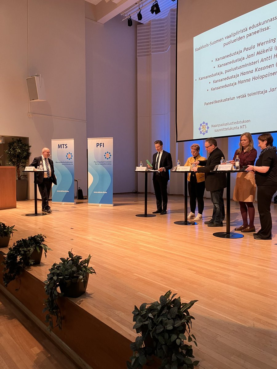 MTS-Suunnittelukunta (@mts_suomi) on Twitter photo Paneelissa tällä kertaa kansanedustajia Kaakkois-Suomen vaalipiiristä sekä puolustusministeri Antti Häkkänen. Keskustelua vetää toimittaja Jari Korkki. <a href="/JKorkki/">Jari Korkki</a> <a href="/anttihakkanen/">Antti Häkkänen</a> <a href="/paula_werning/">paula werning</a> <a href="/KosonenHanna/">Hanna Kosonen</a> <a href="/HannaHolopaine/">Hanna Holopainen</a> ja Jani Mäkelä. Paneelissa tällä kertaa kansanedustajia Kaakkois-Suomen vaalipiiristä sekä puolustusministeri Antti Häkkänen. Keskustelua vetää toimittaja Jari Korkki. <a href="/JKorkki/">Jari Korkki</a> <a href="/anttihakkanen/">Antti Häkkänen</a> <a href="/paula_werning/">paula werning</a> <a href="/KosonenHanna/">Hanna Kosonen</a> <a href="/HannaHolopaine/">Hanna Holopainen</a> ja Jani Mäkelä.