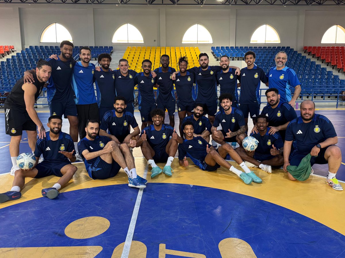 Last training of the season prior to tomorrow’s final. Thank you for a wonderful and historic season Shabab 🙏🏼
Yalla let’s go complete the treble 💛💙
<a href="/AlNassrFC/">نادي النصر السعودي</a>