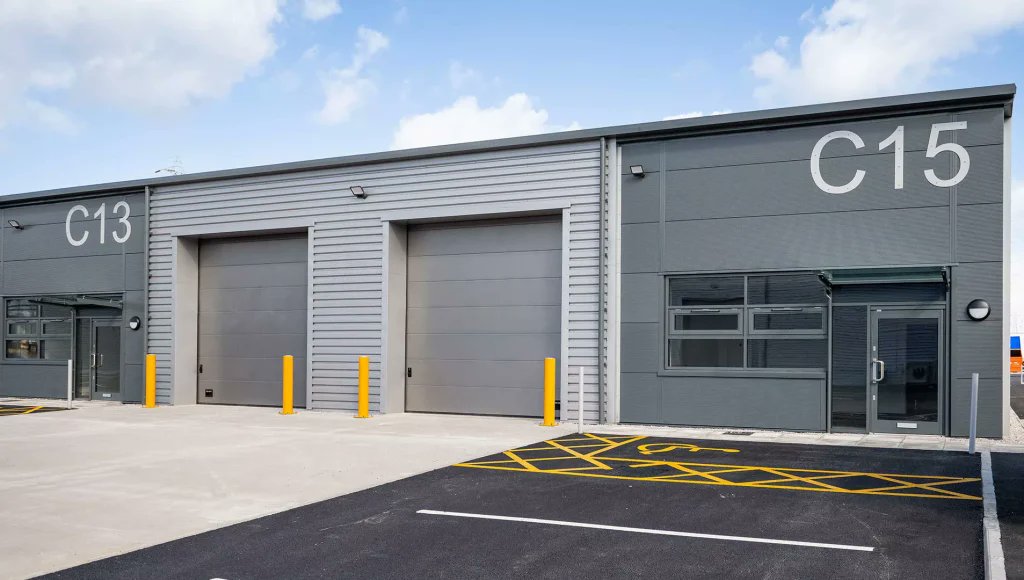 Security and flexibility are reshaping industrial real estate.
At Broadheath Networkcentre, Secured by Design doors and adaptable loading bays show how modern facilities are built for safety and versatility.
More here: logisticsbusiness.com/materials-hand…
#IndustrialRealEstate #Logistics