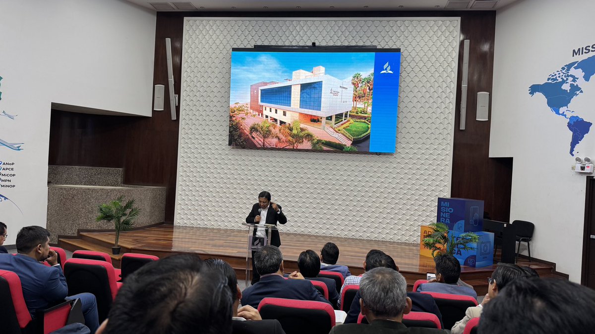 “Quién pierde plata, pierde poco…quien pierde tiempo, pierde mucho… quien pierde la salud, pierde todo” (Ramiro Reyes Páez) Hermosa meditación por el <a href="/PrEdisonchoque/">Edison Choque</a> en las reuniones administrativas de <a href="/AdventistasUPN/">Adventistas - Perú</a> #AdelanteconEsperanza