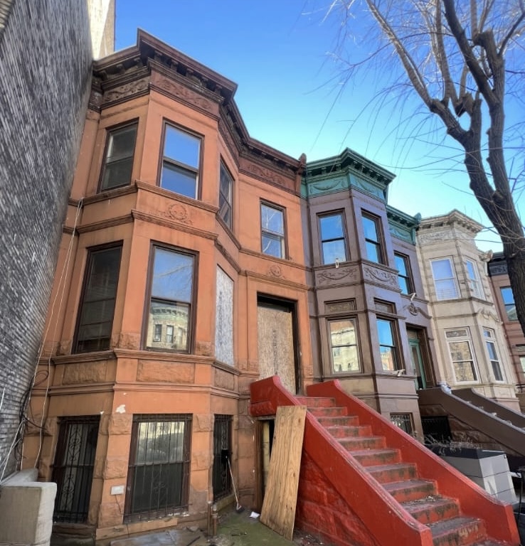 financeguy725's tweet image. BUYING BROWNSTONES BY THE POUND
Here's a deep dive into our first NYC deal 👇
