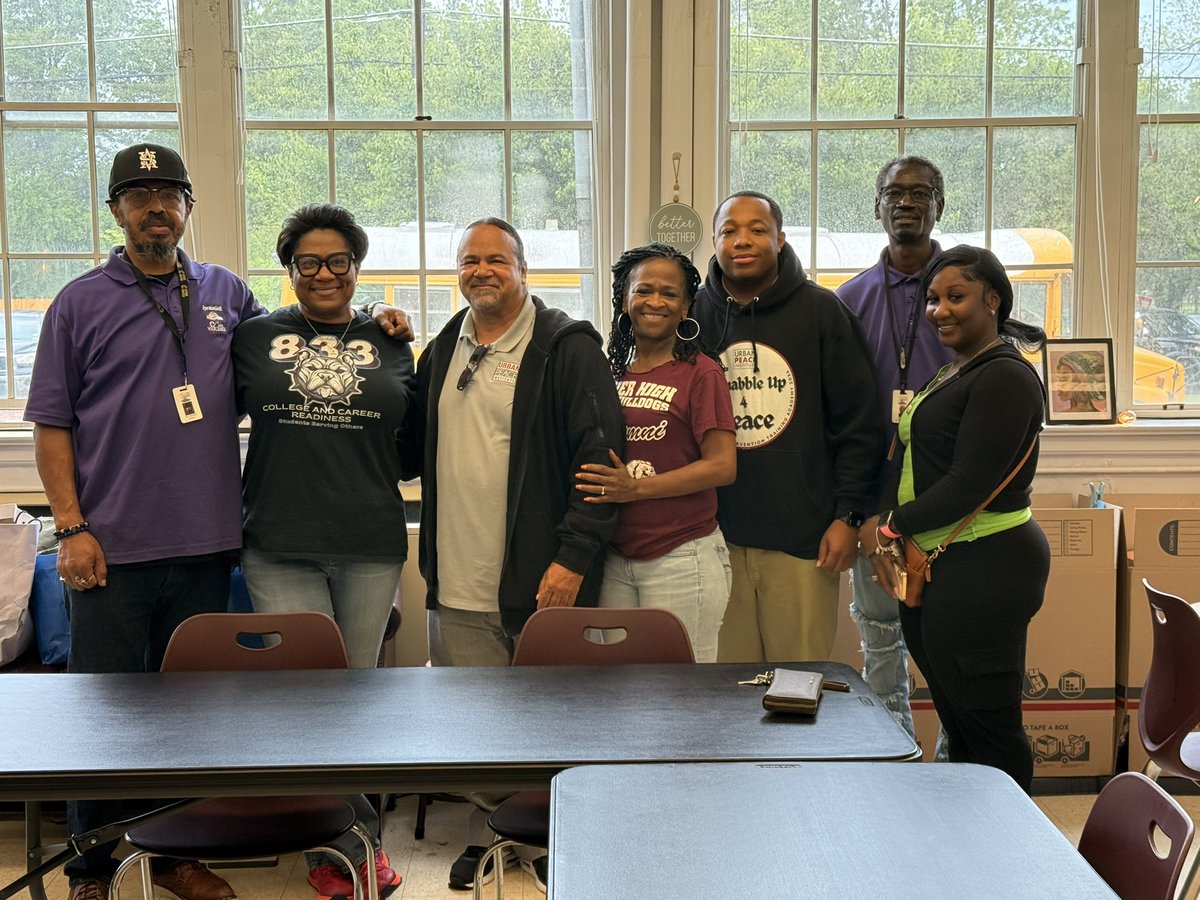 operationgoodms's tweet image. We were grateful to have my brothers Taco and Melvin Hayward III to come down to the true dirty dirty South @CityOfJxnMS @StateofMS to offer their expertise in implementing a Safe Passage Program in our Schools.  #LISC