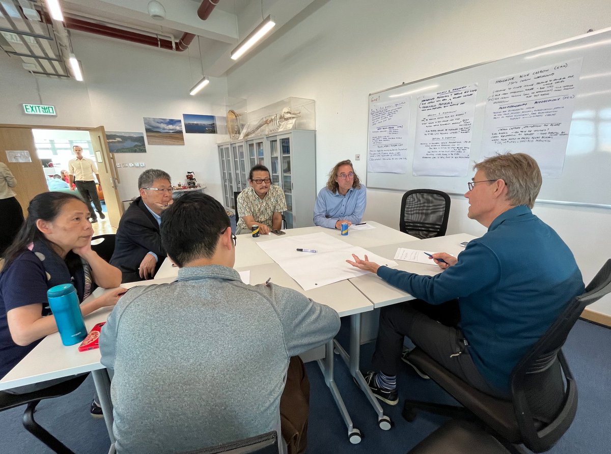 HKU - SWIMS  &amp; Xiamen University - MEL collaboration workshop started today. Scientists from two sister marine research institutions updated each other on their research  &amp; discussed how they can pool their strengths in future collaborations.