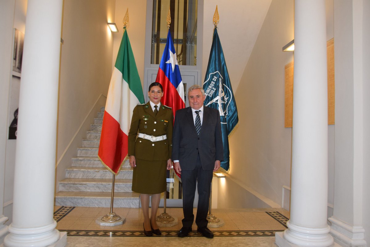 Embajada de Chile en Italia/ Ambasciata del Cile (@embajadachileit) on Twitter photo La Suboficial Jacquelina Rojas ascendió a Suboficial Mayor en ceremonia por 98 años de Carabineros de Chile. <a href="/Carabdechile/">Carabineros de Chile</a> #CarabinerosDeChile98Años #Chile La Suboficial Jacquelina Rojas ascendió a Suboficial Mayor en ceremonia por 98 años de Carabineros de Chile. <a href="/Carabdechile/">Carabineros de Chile</a> #CarabinerosDeChile98Años #Chile