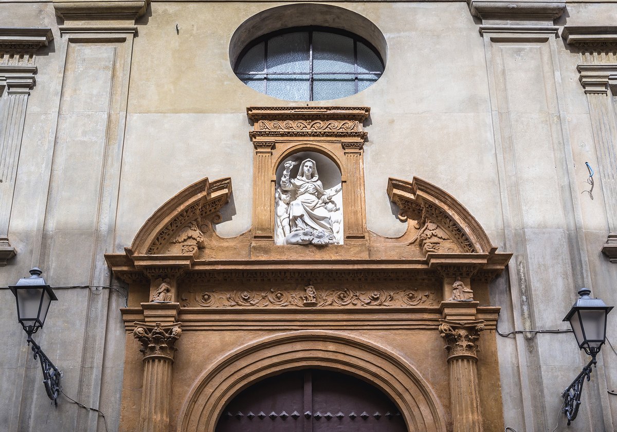 _medioevo's tweet photo. La devozione mariana ha conosciuto molteplici declinazioni: una delle più singolari è senza dubbio quella che vede la Vergine munita di un nodoso randello, pronta a farne uso senza esitazioni per combattere il maligno.

Ne parliamo su Medioevo... https://t.co/tLAsiyHxWe