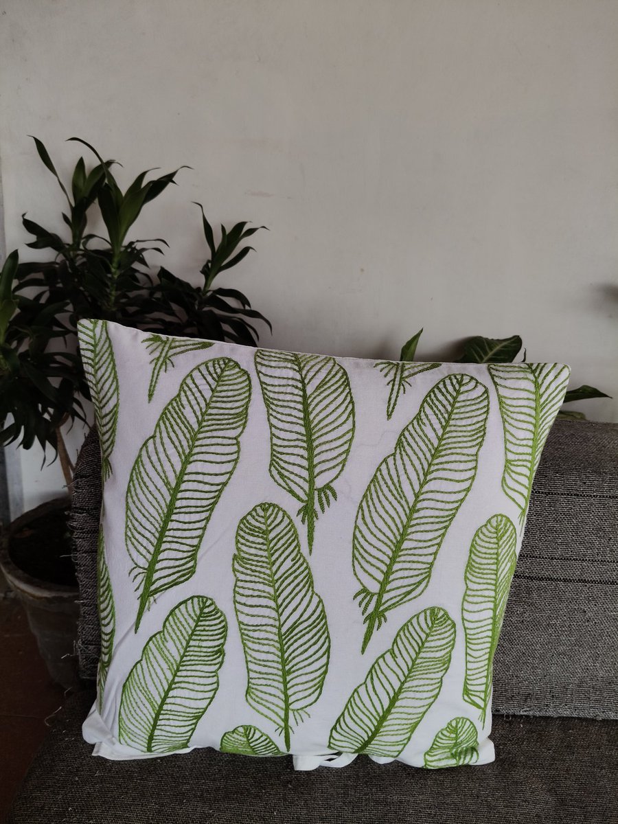 Ahambhumika's tweet image. Calling all entrepreneurs! We need your expertise! Our women artisans create stunning embroidery, but need help with marketing. Share your insights &amp;amp; help us empower them! Check astitva.net.in
Others requested RT for widening reach #WomenEmpowerment #MarketingHelp