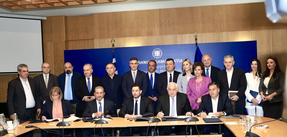 ypomeofficial's tweet image. 🚉Υπεγράφησαν σήμερα στο Υπουργείο Υποδομών και Μεταφορών οι συμβάσεις προϋπολογισμού 450,12 εκατ. ευρώ, για τα σιδηροδρομικά έργα αποκατάστασης των ζημιών από τις θεομηνίες «Daniel» και «Elias». 

@ChristosDimas_ @kyranakis 

👉shorturl.at/86vTK