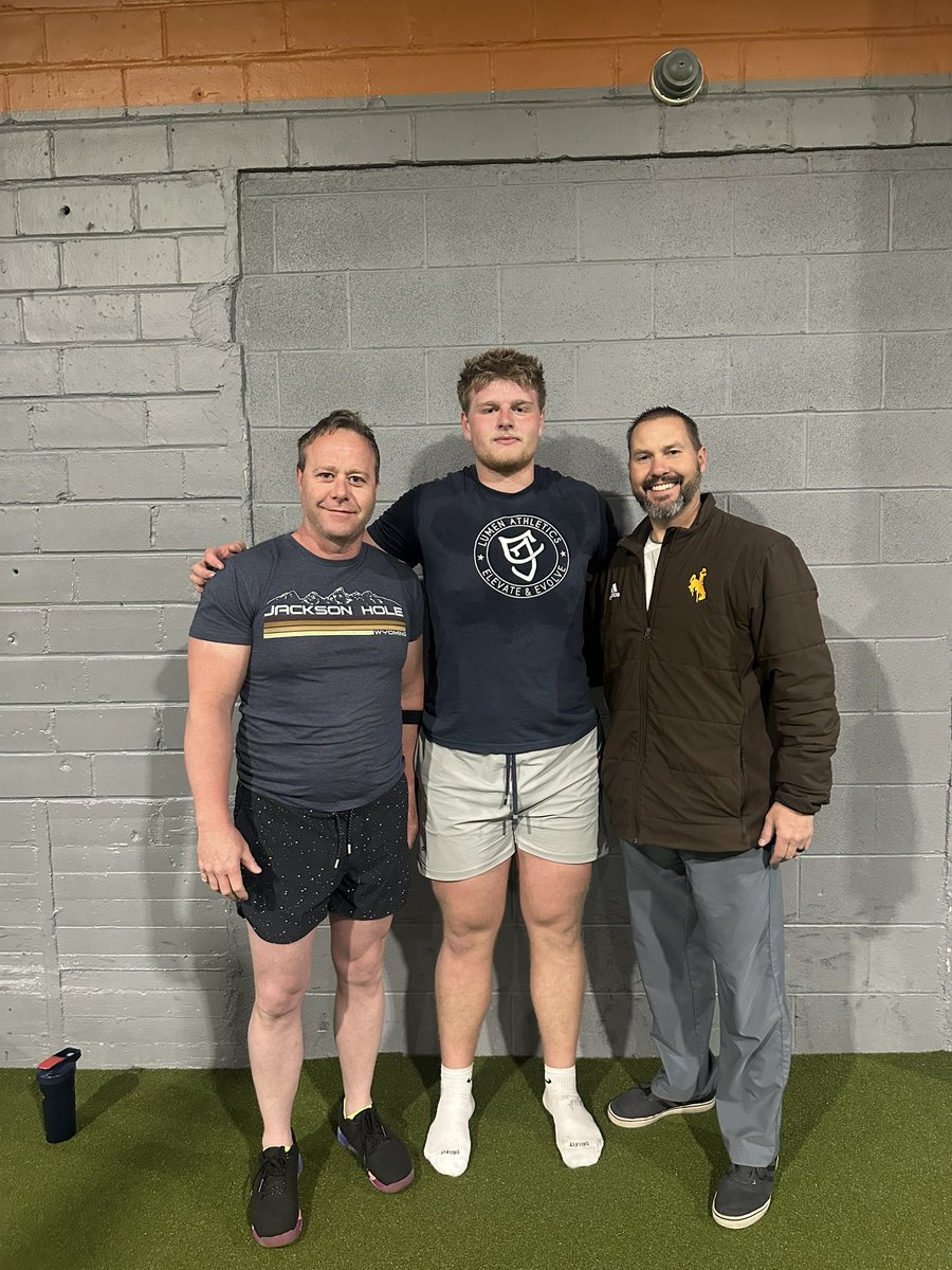 Thanks <a href="/Coach_SBMoore/">Shannon Moore</a> for making the trip to watch a workout! Can’t wait to get over to Laramie in June for camp!#GoPokes