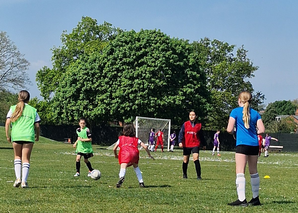 Dave Kitson Coaching (@davekitsoncoach) on Twitter photo Girls only football coaching! Sundays 10am, £15 per session or a block of 4 for £50. Email: hannah@davekitsoncoaching.co.uk Girls only football coaching! Sundays 10am, £15 per session or a block of 4 for £50. Email: hannah@davekitsoncoaching.co.uk