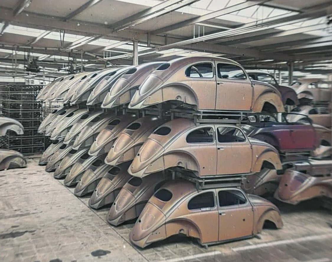 #vw #volkswagen #beetle #oval #throwback #wolfsburg #volkswagenwerk