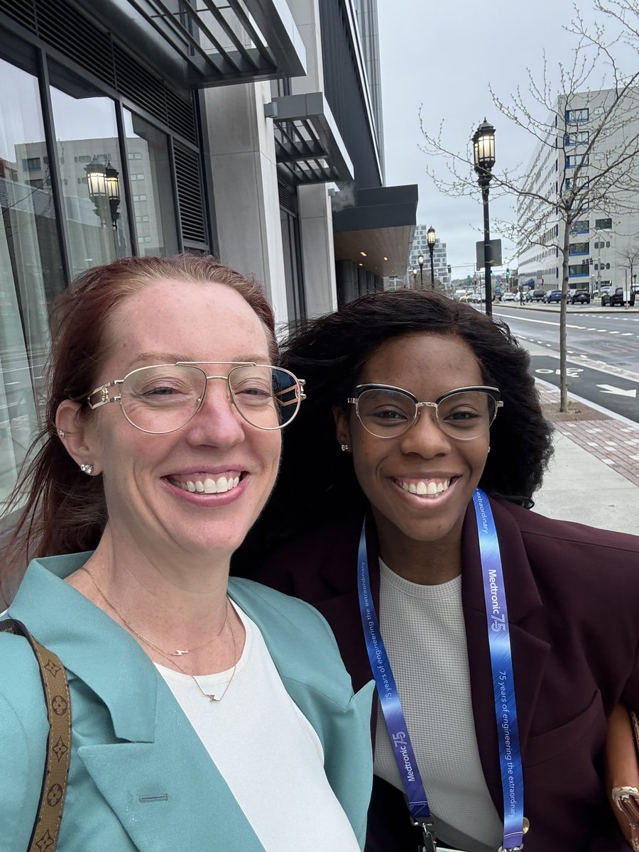 __DestinyGreen's tweet image. Thankful for the opportunity to connect and learn from fellow students and mentors in neurosurgery at the @AANSNeuro Annual Meeting!!
#AANS2025 #neuro #neurosurgery #neurotwitter