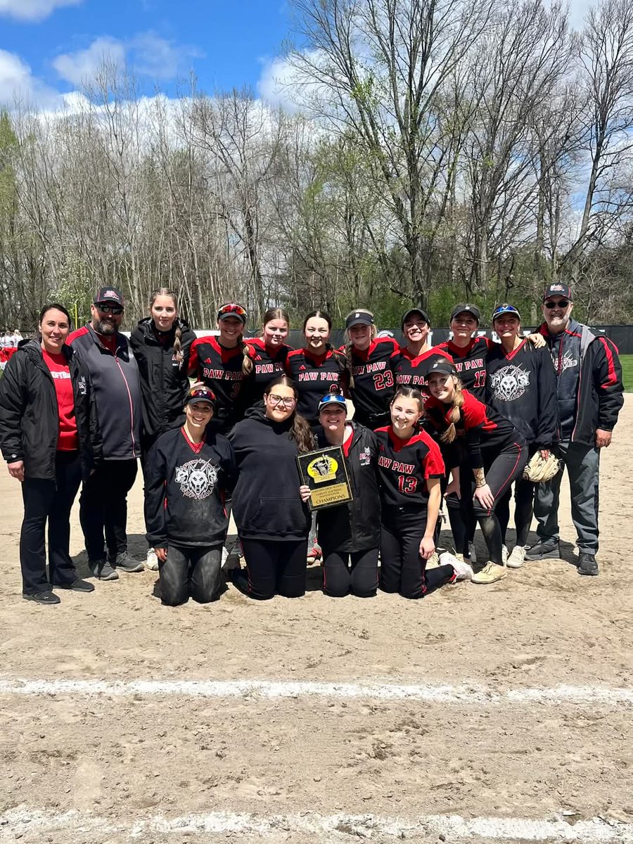 Lots of great softball this week. We  went 6-0, including winning the Lakeview Invitational. My stats from the week: 17.2 innings, 32Ks, 6 hits allowed, 1 earned run, ERA 0.396