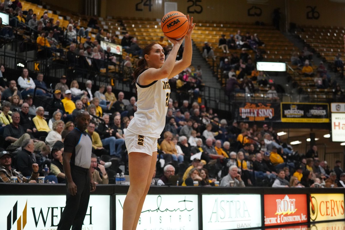 FHSUWBB's tweet image. Lady Tiger Basketball Camp is just around the corner! Join us June 8th-11th in newly air-conditioned Gross Memorial Coliseum!

Last year, a camper was offered a scholarship to be a Tiger after being evaluated at camp. 

Link ⬇️⬇️
fhsuwomensbasketball.totalcamps.com/About%20Us