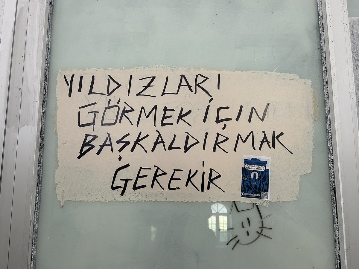 kedianasi6's tweet image. Okuldaki duvar yazılarını çekme bağımlılığım var mlsf