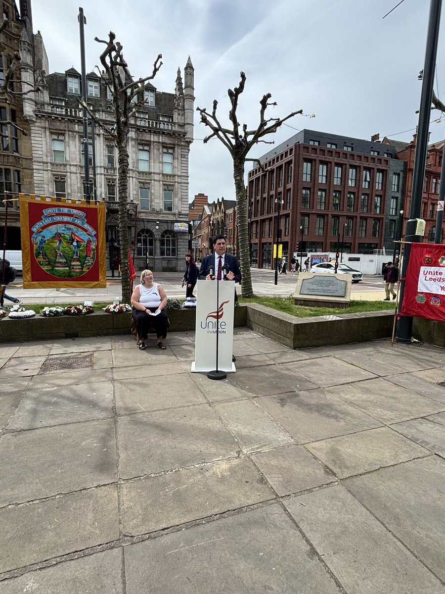 Poignant #IWMD2025 event in #Leeds today organised by <a href="/JaneAitchison/">Jane Aitchison</a> and the <a href="/LeedsTUC/">Leeds Trades Council</a>. Brilliant turn out by all those involved in fighting for safe working environments and supporting those affected by work related illness and injury. #mesothelioma
<a href="/PIandMedNeg/">Irwin Mitchell Personal Injury & Med Neg</a> <a href="/yorkshireSARAG/">Yorkshire and Humber Asbestos Support Group SARAG</a>