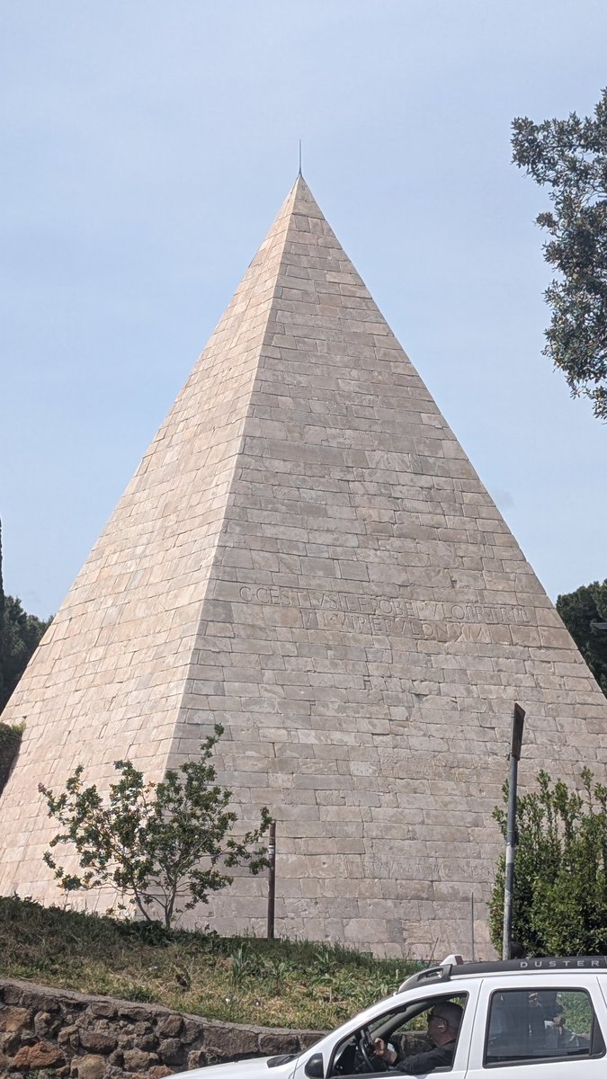 GM fam!

Happy Monday to everyone!

Did you know that Rome's immense monument treasure includes also a Pyramid??? 😱👀

Say GM and let me know in the comments!
👇🏻✍🏻