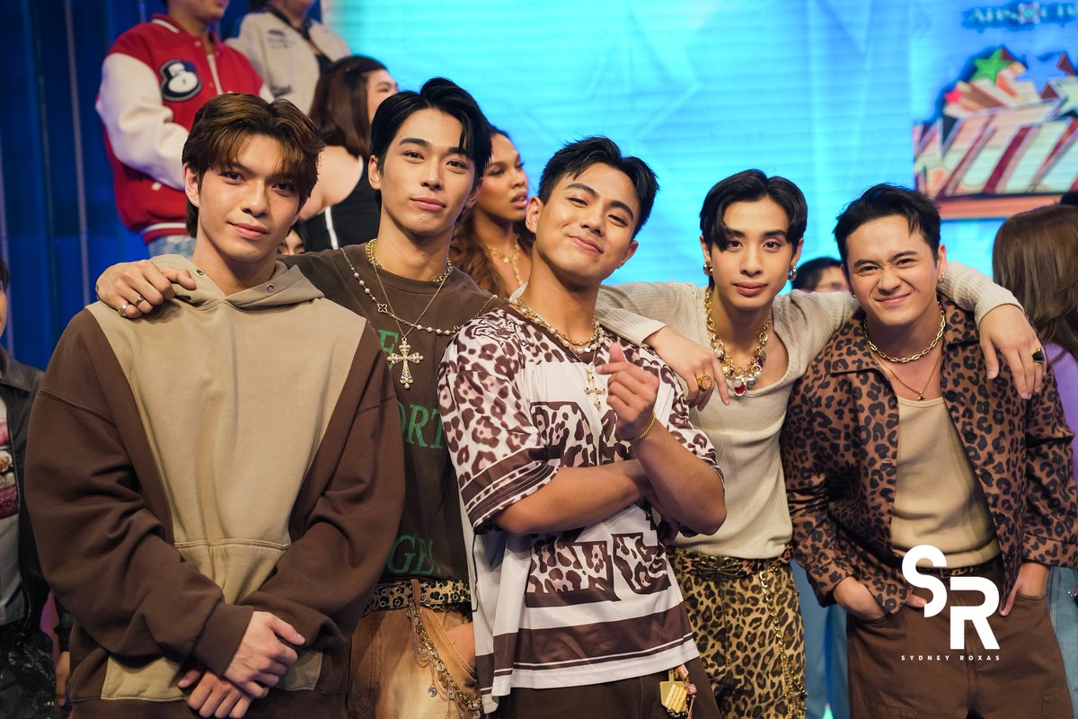 roxasydney's tweet image. #ShowtimeCrazyMonday ft. #BGYO 
📸📸📸

@BGYO_JL @BGYO_Gelo @BGYO_Nate @BGYO_Mikki @BGYO_Akira 
@bgyo_ph