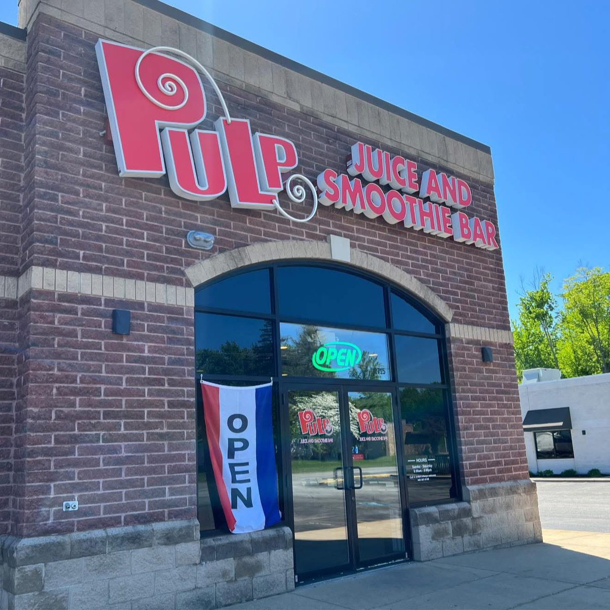 MadisonPulp's tweet image. Pulp Madison is NOW HIRING! 🚨🥤 Available positions include nights and weekends! If interested in joining a fun crew please send an application request to PulpMadison@gmail.com.

➡️ fun work environment 
➡️ competitive pay 
➡️ free Pulp swag
➡️ close to home and school