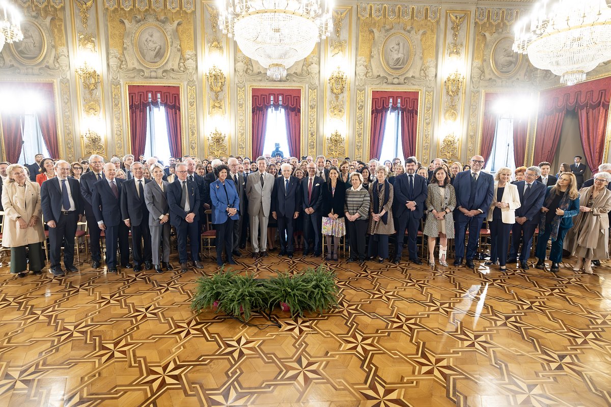 Si è svolto oggi al Quirinale l’incontro tra il Presidente della Repubblica Sergio Mattarella e una folta delegazione del FAI in occasione dei cinquant’anni dalla nascita della Fondazione. Scopri di più: bit.ly/50anni_Quirina… #FAI50anni 
Ph. Quirinale