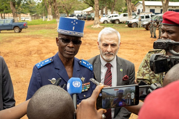 EUAM_RCA's tweet photo. 🇪🇺🇨🇫Strengthening leadership for a safer future! EUAM RCA, in partnership with the French Embassy 🇫🇷, supports the launch of the 2nd "Diplôme d’État-Major" course, boosting the skills of Central African Gendarmerie officers. Together for peace and resilience! 💬 #EUAMRCA https://t.co/NeUanaxIMD