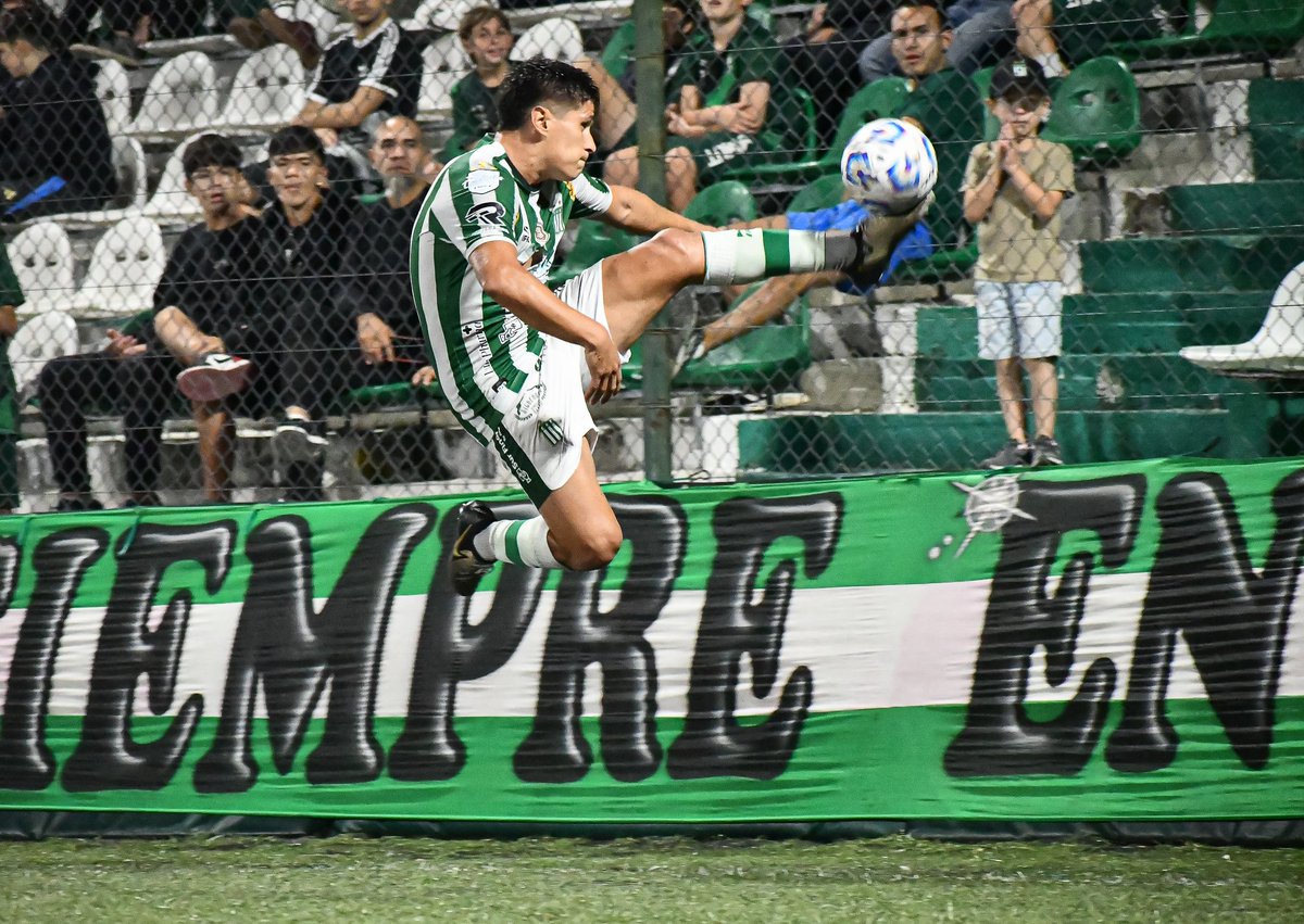 sosafranco16's tweet photo. 3 puntos importantes de local , vamoss @ExcursioOficial  ⚽️💪 https://t.co/3S0OTMFyC7