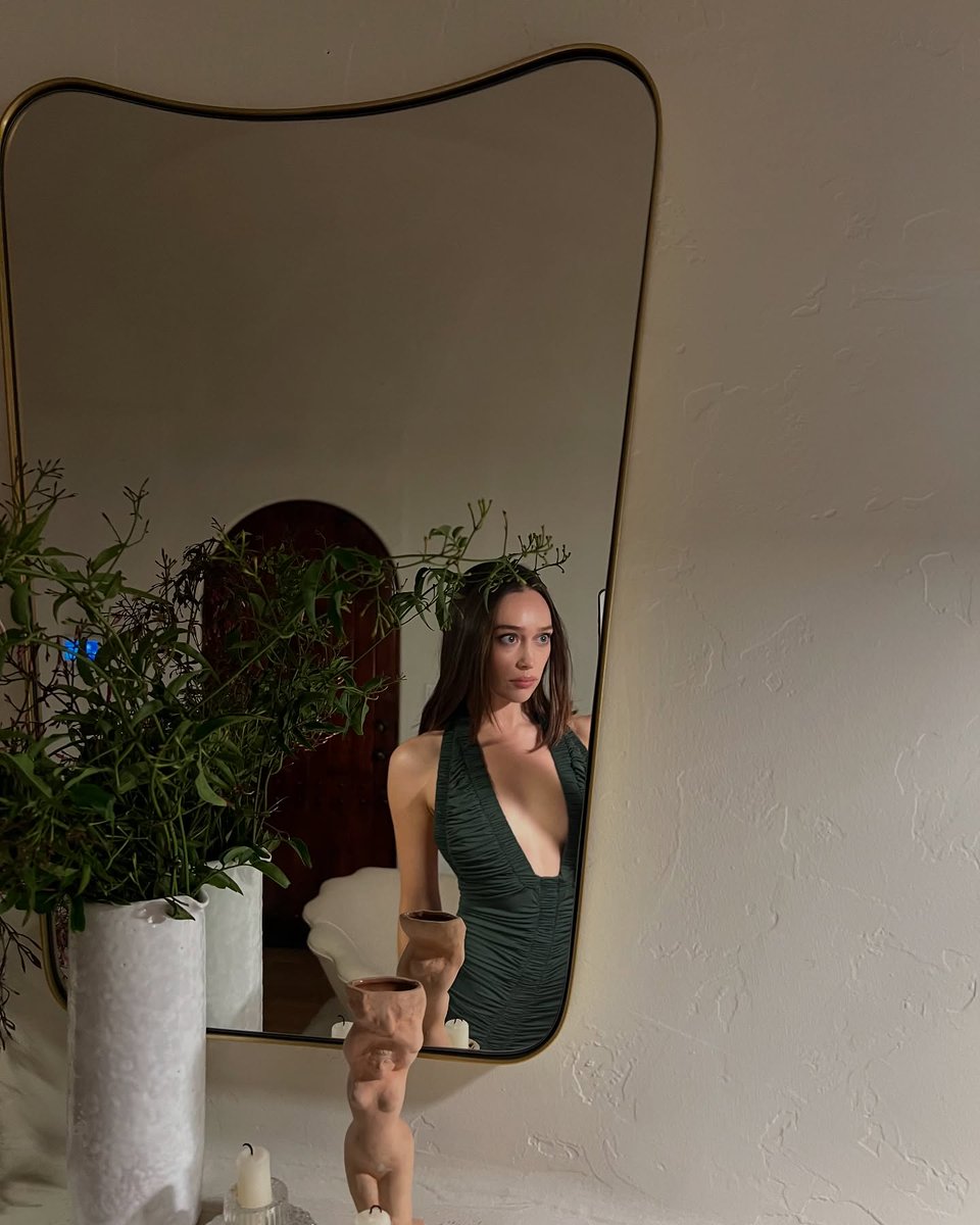 Debnam-Carey Files (@alyciafiles) on Twitter photo 