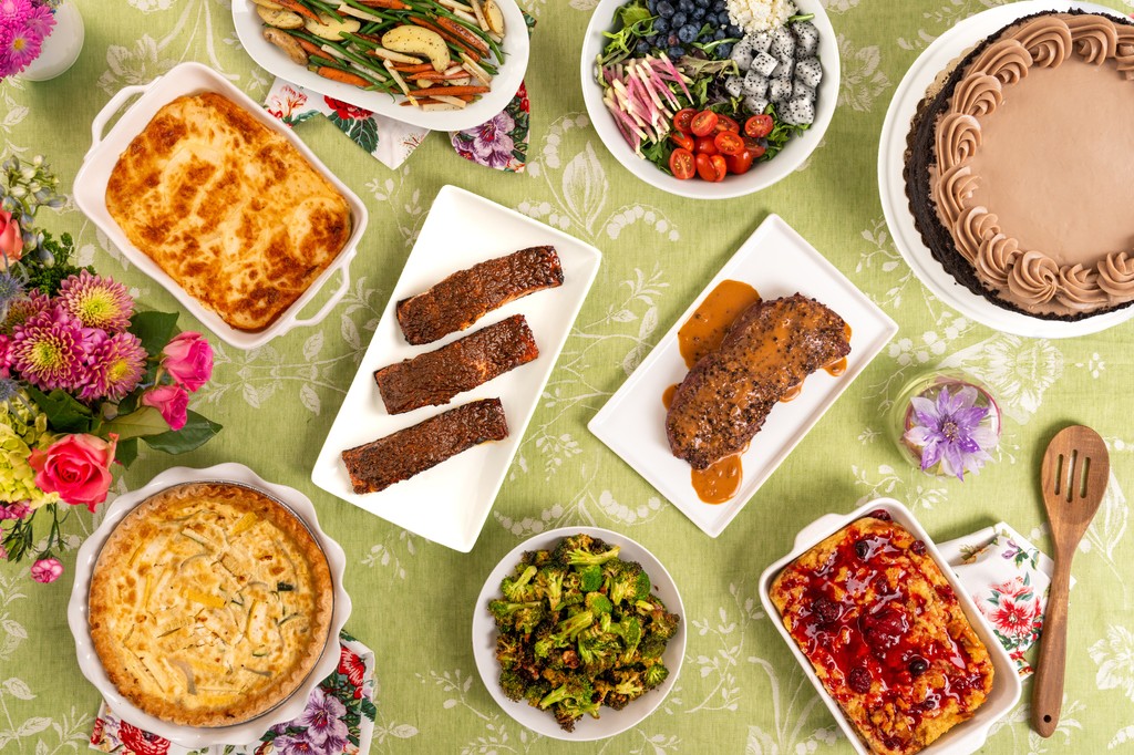 Ordering for Mother’s Day is officially OPEN! 💐

From decadent Mom’s Chocolate Cake to savory Wagyu Sirloin with Cognac Cream, our chef-crafted menu is sure to delight. 

Mom says to place your order online by May 10 for pickup May 9-11 👉eatzis.com/mom