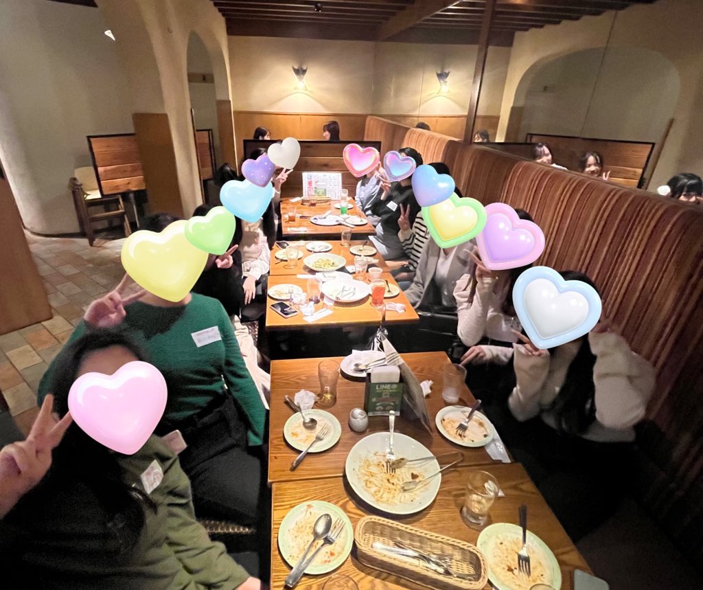 gakushuinpress's tweet photo. 本日はお食事会をしました🍽️
ピザとパスタの食べ放題でお腹いっぱいです🍕🍝💓
新入生のみなさんとも交流できてとても楽しかったです!!

今後はBBQなども予定しています🍖✨
交流会等のお知らせはグループLINEで行っております！
気になる方はDMまで💭👀✨
 #春からgu  #春から学習院  #学習院大学 https://t.co/BKHQIgpaAQ