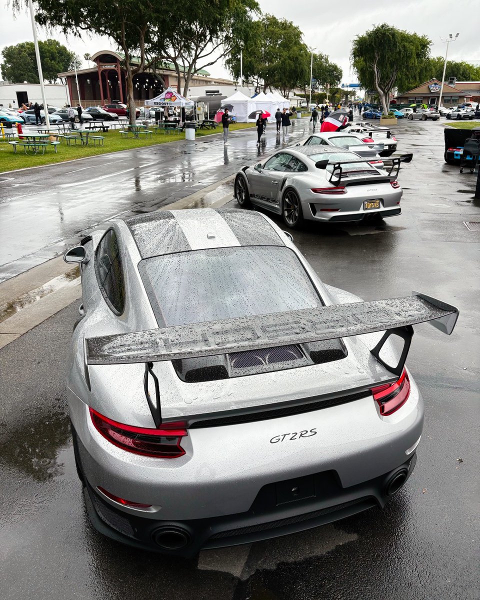 ClariosGlobal's tweet image. Forecast said stay home—@Porsche fans hit throttle.

#AirWater buzzed as our  @optimabatteries ORANGETOP™ QH6 battery stole the show. Porsche legend Jeff Zwart &amp;amp; @BBiAutosport unveiled their 2025 Pikes Peak racers—both powered by QH6.

#OPTIMABatteries #Clarios #Porsche