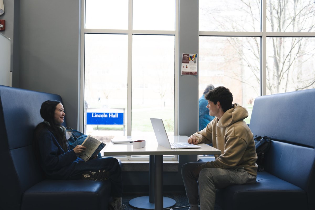 ictrueblue's tweet photo. Welcome to finals week! Finish strong, IC! 💙 #IllinoisCollege #GraduateREADY https://t.co/8IsH0ul5xv