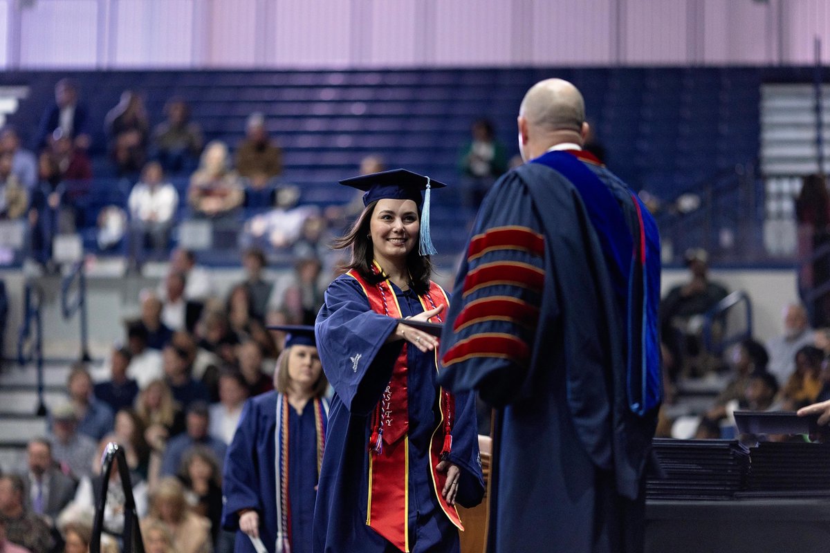 4️⃣ days until tassels turn for the Class of 2025!🎓
🎉 Senior Walk + Baccalaureate: May 1, 5:15 p.m., Centennial Walk/LSW
🎉 Commencement: May 2, 2 p.m., Pete Hanna Center
Watch live: samford.edu/live