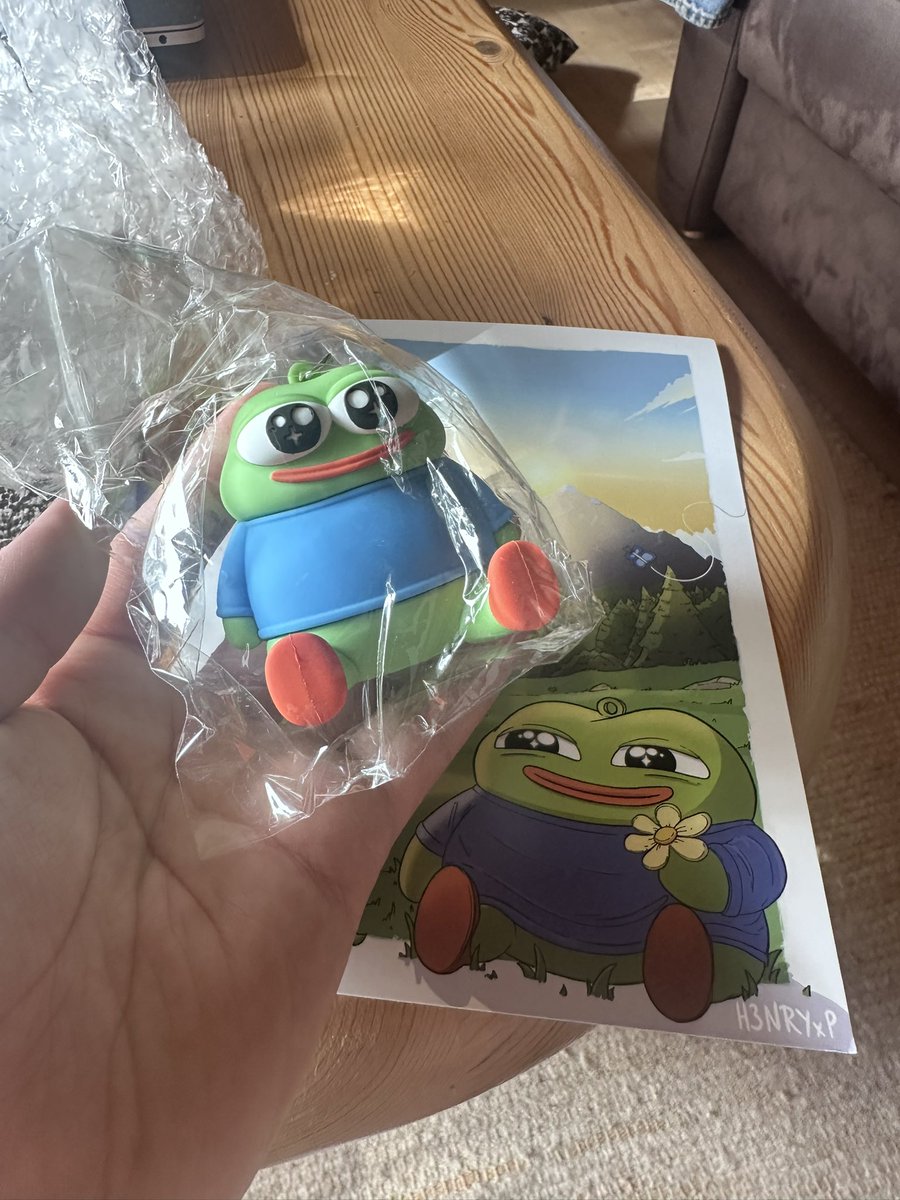 Danke an <a href="/HydrogenSZ/">Hydrogen</a> für einen deiner Peepos 😭💅🙏❤️🗣️ sehr süß (und gut verpackt)