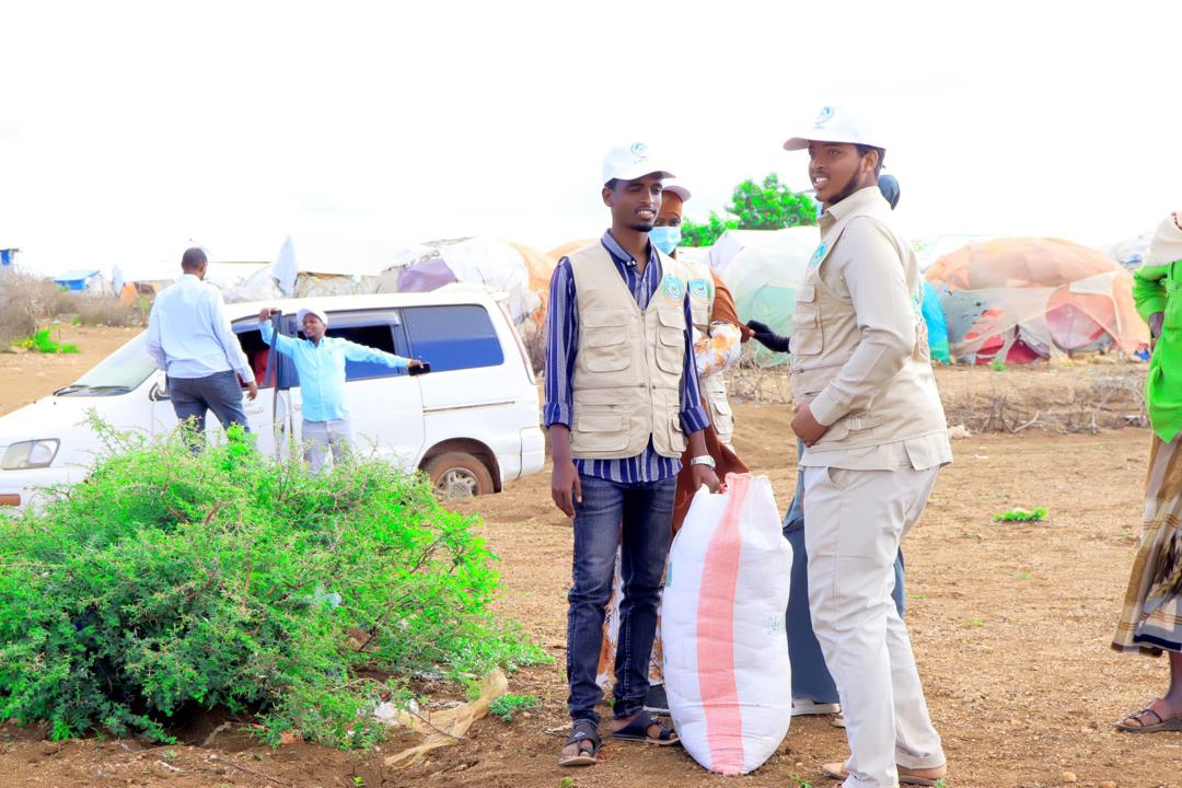 CODHNET's tweet photo. 🌿🐄 Today, CoDHNet supported 150 farming households in Baidoa (South West State) with seeds and farm inputs!
We’re boosting food security and building resilience across vulnerable communities. 🌱✨
#CoDHNet #FoodSecurity #Agriculture #Baidoa #CommunityEmpowerment https://t.co/HkTdmXB8ax