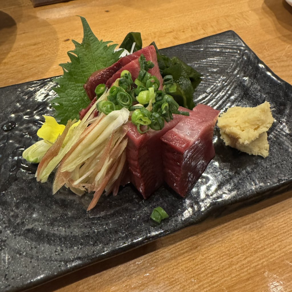 RH12_0000's tweet photo. 旬の食べ物美味しかった
#旬の天麩羅　#鶏白レバ刺し　#カツオ　#生牡蠣 https://t.co/fChExE09u6