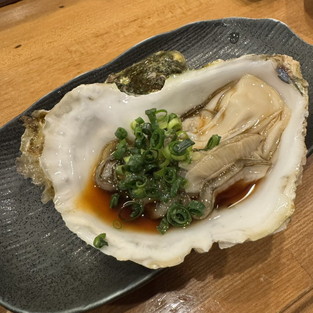 RH12_0000's tweet photo. 旬の食べ物美味しかった
#旬の天麩羅　#鶏白レバ刺し　#カツオ　#生牡蠣 https://t.co/fChExE09u6