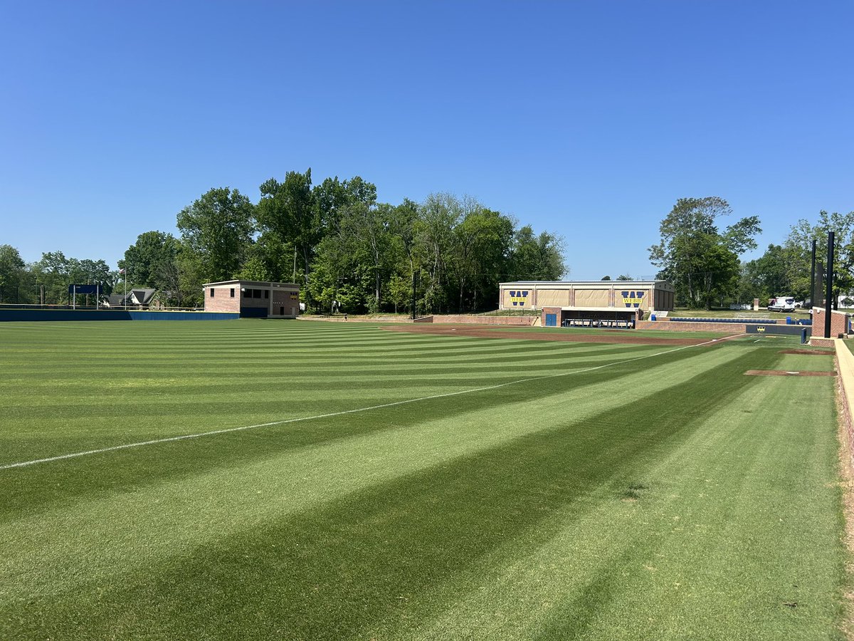 District Semifinals today at 4:30 vs BGA! A spot in tomorrow’s championship game is on the line! Come out and support the Feet!!