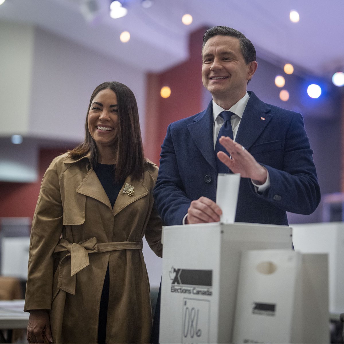 We voted for Change. Now it's your turn.

Tell everyone you know. Today is the day. 

Find your voting location and vote for Change: elections.ca