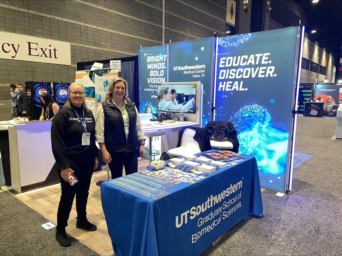 UTSW Simmons Cancer Center (@utswcancer) on Twitter photo #AACR25 is here and we are all set up at booth 3701! Stop by to say hello, grab some swag, and connect with our team. We are excited to see you! <a href="/AACR/">AACR</a> <a href="/TiansterZhang/">Tian Zhang, MD, MHS, FASCO (@tiansterzhangmd.bsky)</a> <a href="/CarlosArteagaMD/">Carlos L. Arteaga, M.D.</a> #AACR25 is here and we are all set up at booth 3701! Stop by to say hello, grab some swag, and connect with our team. We are excited to see you! <a href="/AACR/">AACR</a> <a href="/TiansterZhang/">Tian Zhang, MD, MHS, FASCO (@tiansterzhangmd.bsky)</a> <a href="/CarlosArteagaMD/">Carlos L. Arteaga, M.D.</a>