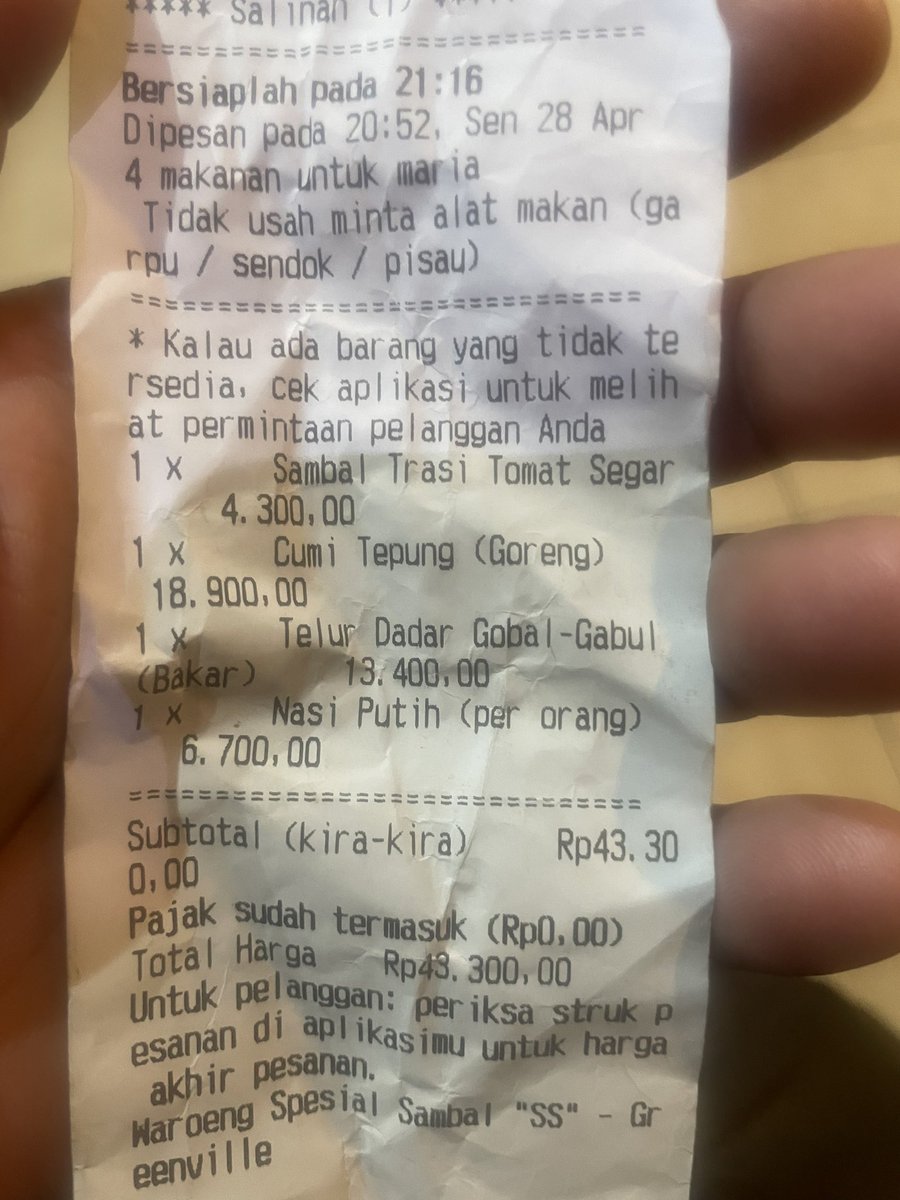 nadia_echa's tweet photo. Gua rugi karna nunggu lama yg padahal orderanya kaga seberapa , customer juga kasian anjir nunggu ampe sejam padahal onlainnya kaga antri , restonya ga begitu rame !! 
Mau bandingi ama gacoan biar kata rame antri sat set semua mau yg makan mau ojol .  Nih ampe gua ss chat ama cus https://t.co/HtTMXxU5Ez